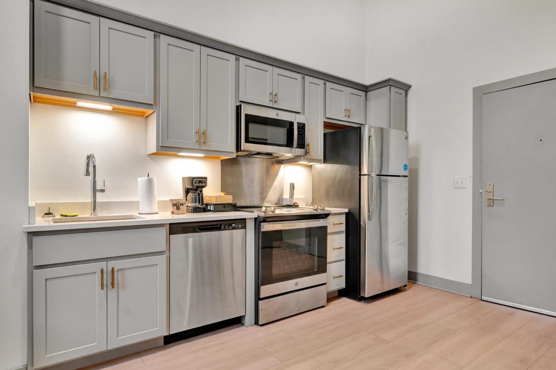 Bright And Modern In # 304 * Louisville