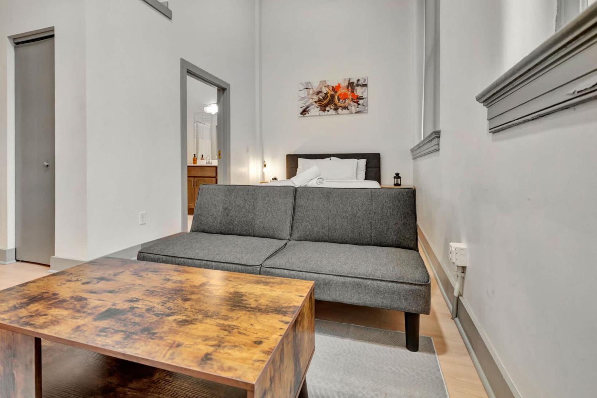 Bright And Modern In # 304 Apartment